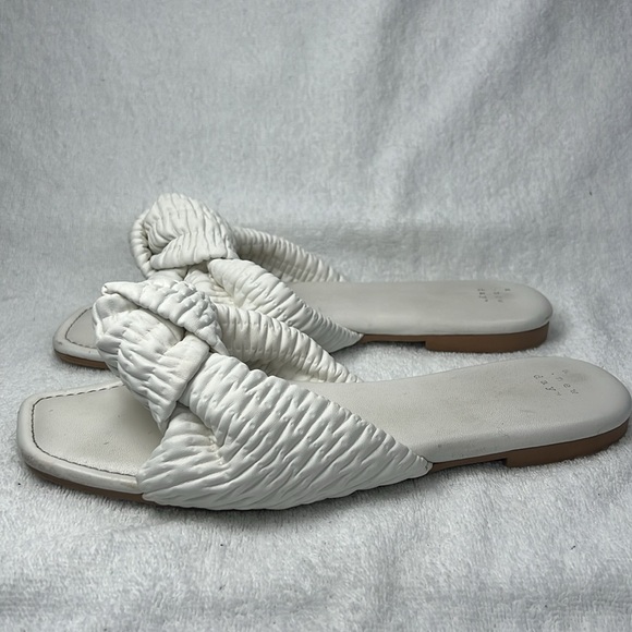 A new day , Women's White Slide Sandals- Preloved - Picture 2 of 4